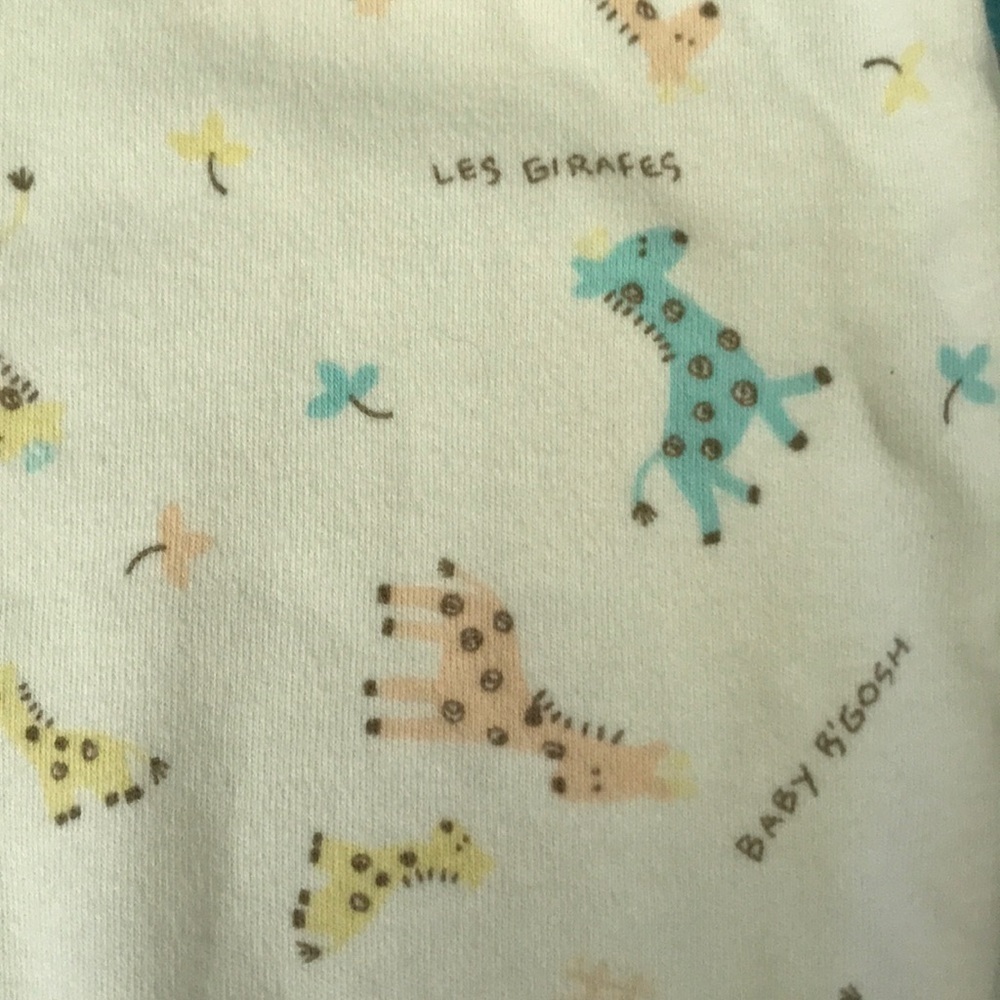 BABY OshKosh B’Gosh pajamas giraffe print size 0-3 months